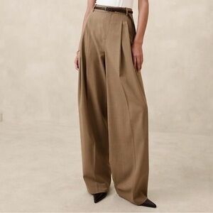 Banana Republic RELAXED WIDE-LEG ITALIAN WOOL PANT- size 10